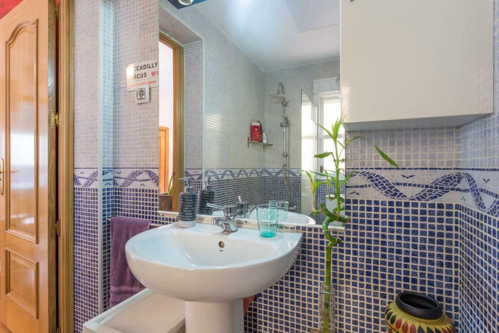 Apartamento Urgel Мадрид Экстерьер фото